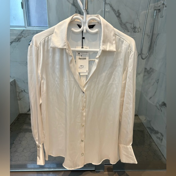 NWT Zara satin blouse button down top Size M - Picture 1 of 4